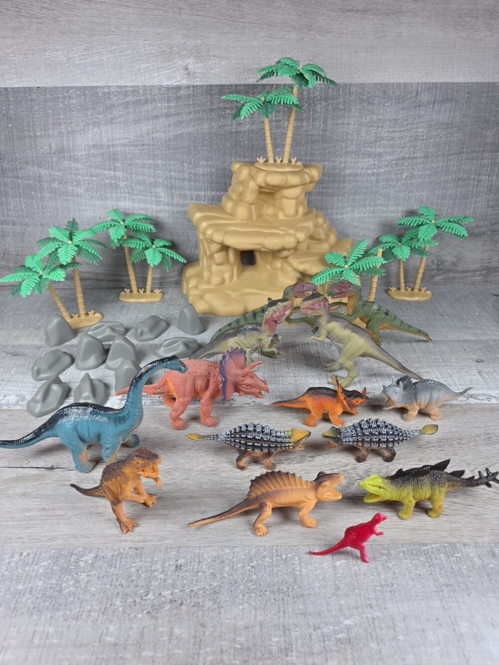 Lot Of 30+ Rare Toys R Us VTG Dinosaur Toys, Figures, Rock Stones, Trees g72